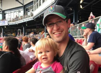 Follow these 5 tips to enjoy a Kernels Baseball game with kids.