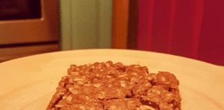 An image of an oatmeal bar