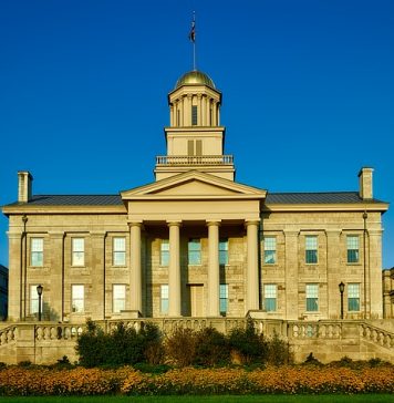 An image of the Old Capitol in Iowa City