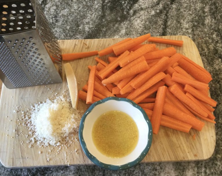 Make Veggies Delicious: Parmesan and Garlic Roasted Carrots Recipe